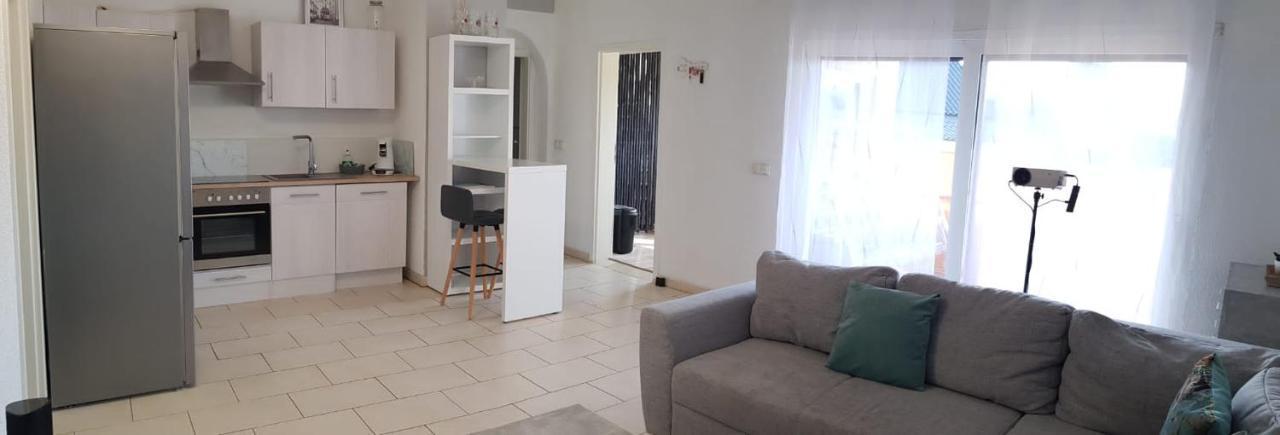 Easystay#4 Home Cinema Ferienwohnung In Kliniknaehe Mit Balkon, Boxspringbett & Netflix Бад-Эйнхаузен Экстерьер фото